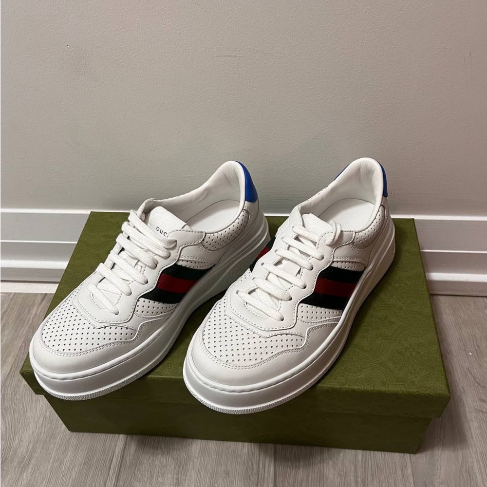 Gucci White Sneakers with Leather Upper and Low Top Design